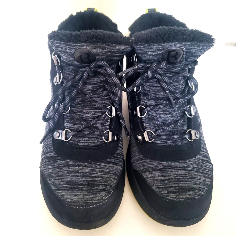 BZees Winter Shoes Size 6M Black & Cray